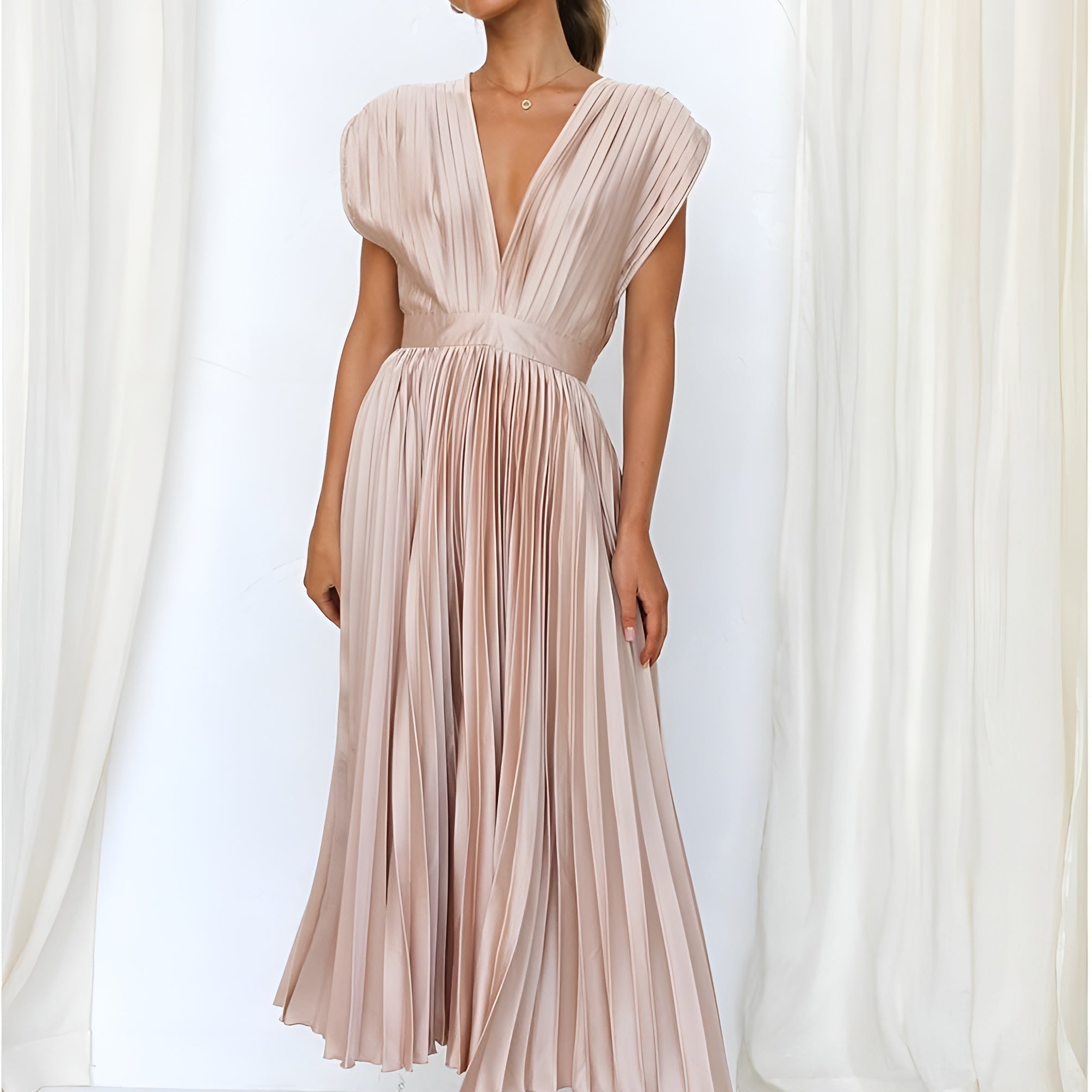 Selina | Vestido sem mangas com pregas e fecho éclair